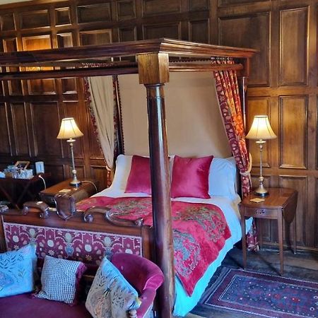 מידלהאם Braithwaite Hall Bed & Breakfast מראה חיצוני תמונה